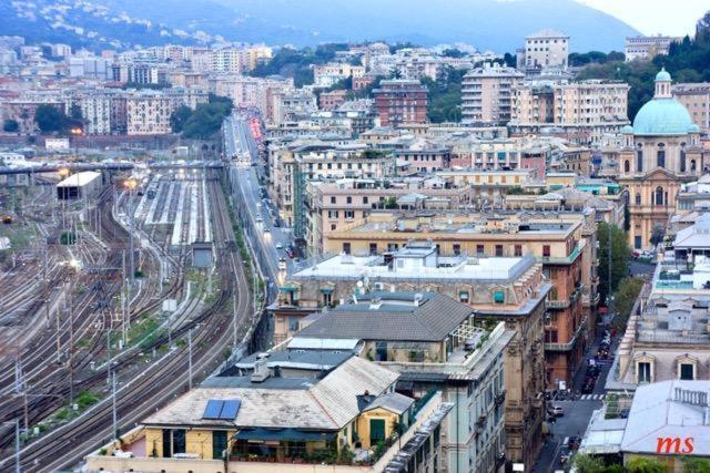 Suite Lambruschini Central With Top City View - Free Covered Parking 热那亚 外观 照片