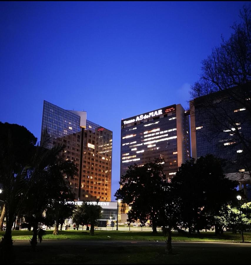 Suite Lambruschini Central With Top City View - Free Covered Parking 热那亚 外观 照片