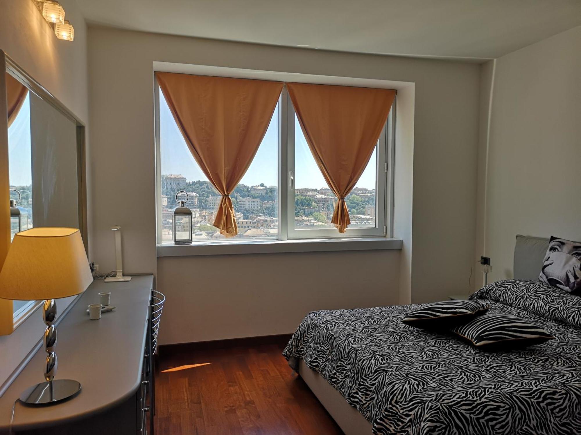 Suite Lambruschini Central With Top City View - Free Covered Parking 热那亚 外观 照片